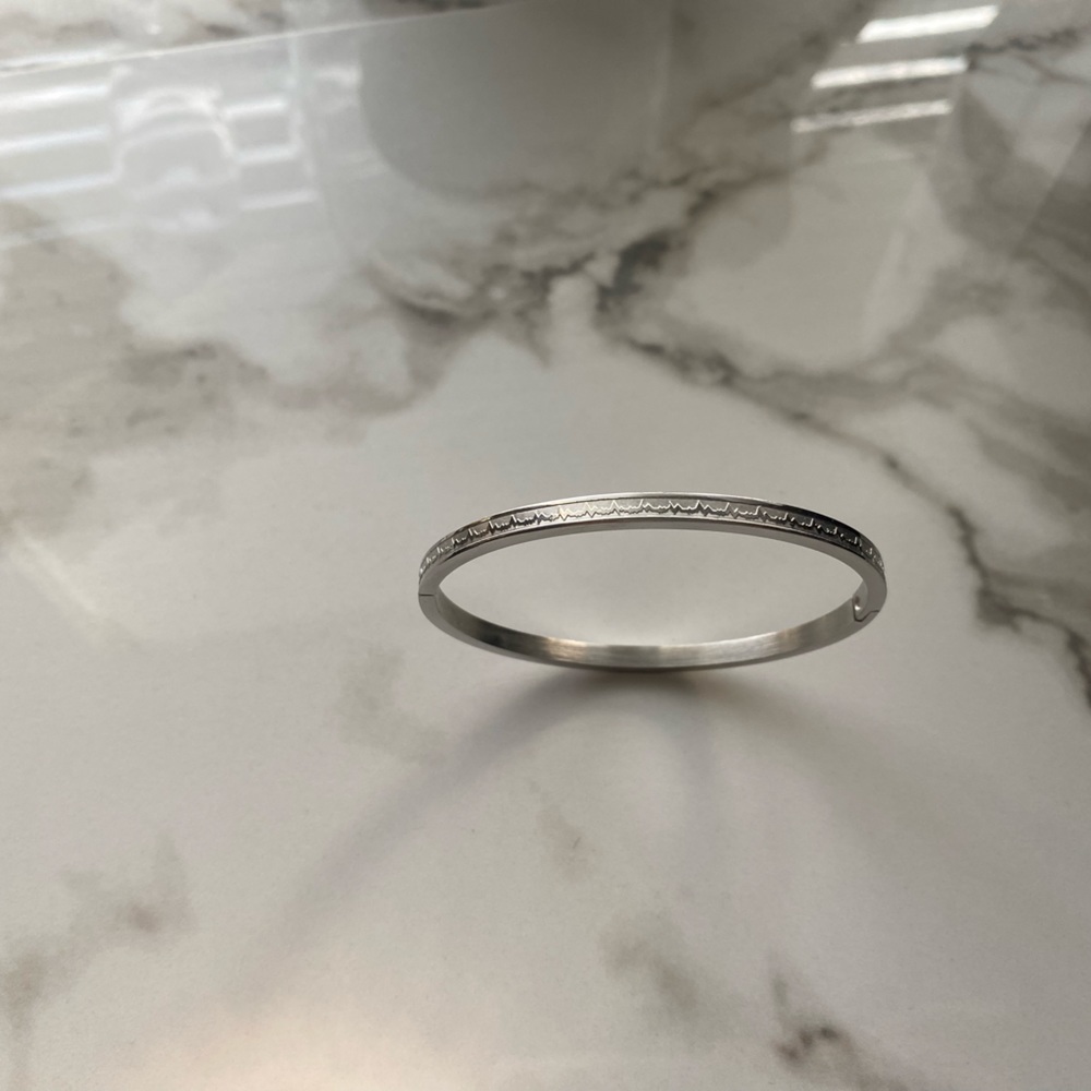Silver bracelet size 18